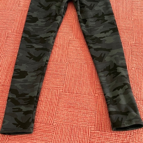 Just Cozy Womens size XS / Small thick fleece Camouflage Leggings - Picture 14 of 14